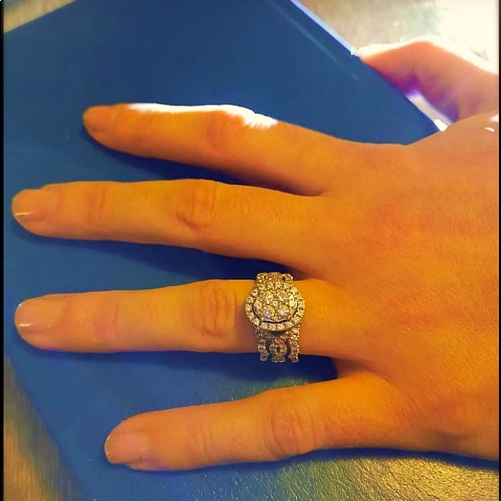 Diamond wedding ring set